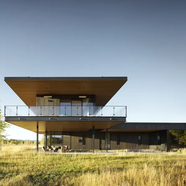 Arquitectura moderna que honra el legado de un rancho histórico en Wyoming