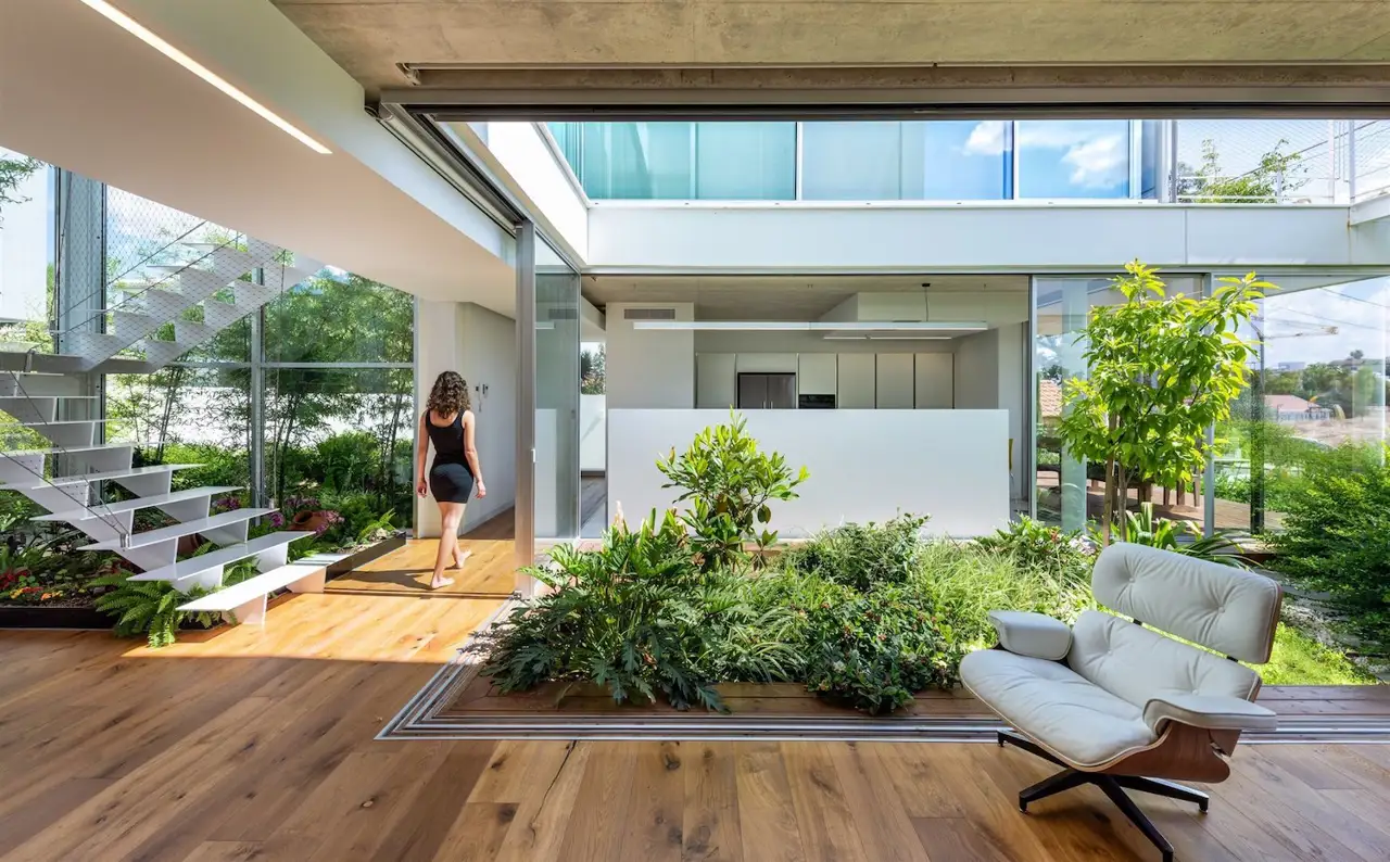 casa-moderna-con-patio-interior