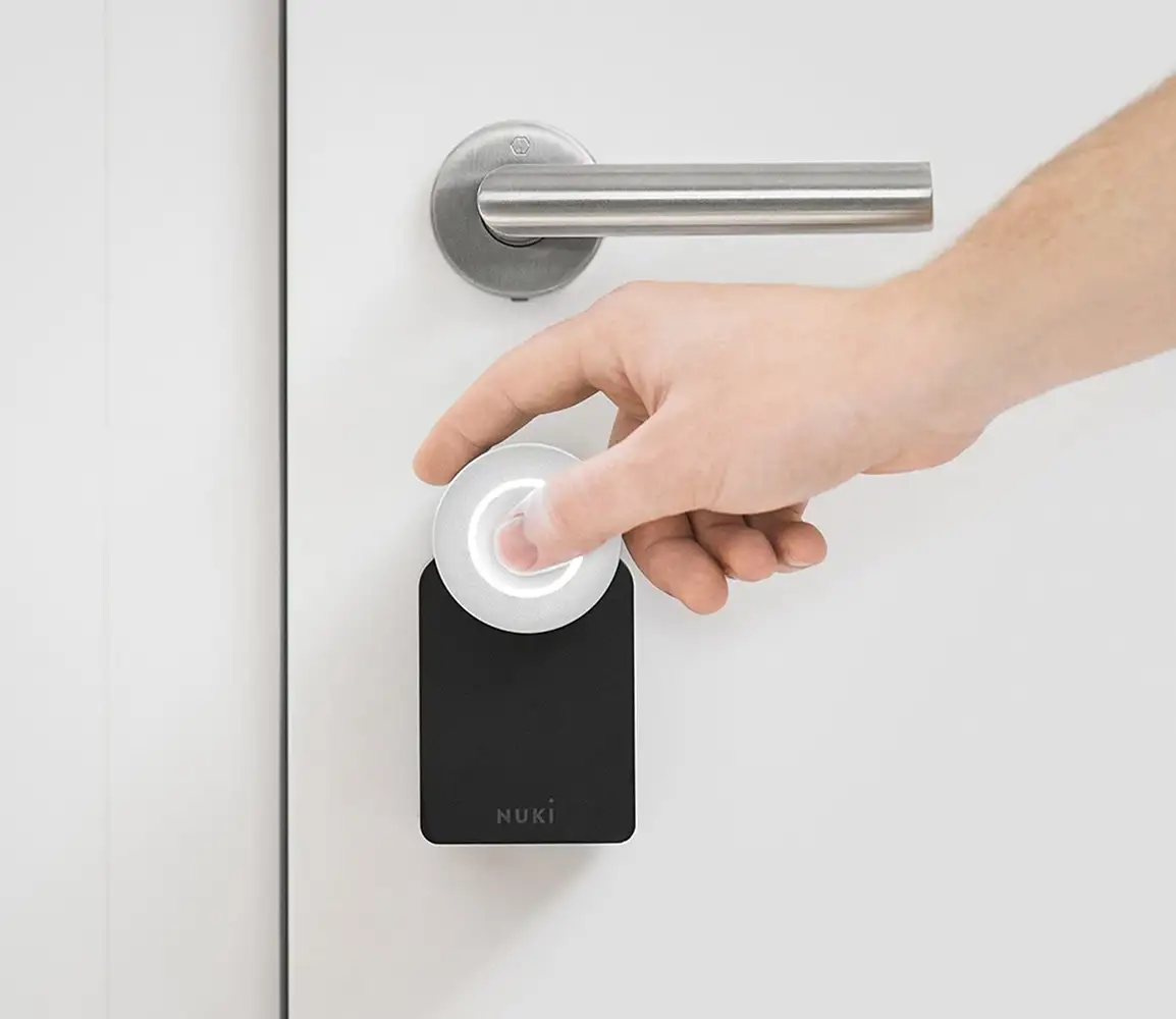 cerradura inteligente nuki smart lock 