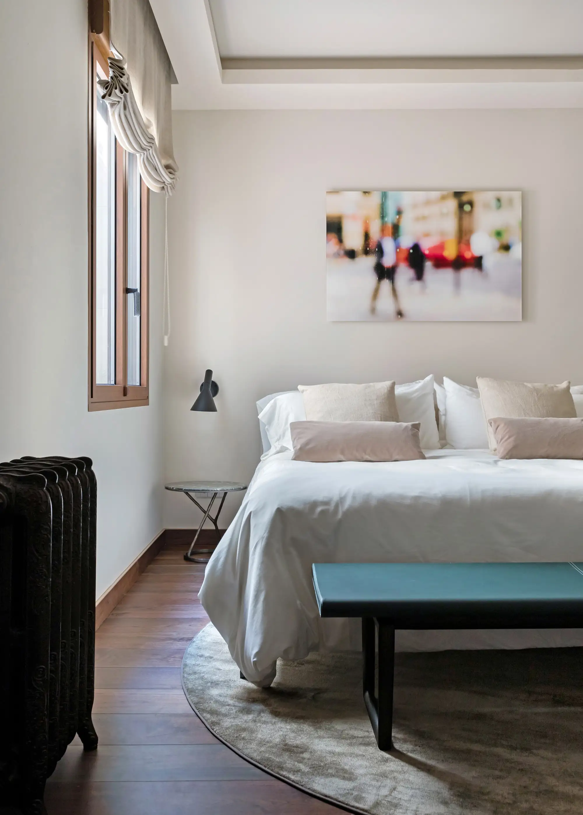 Dormitorio con fotografía
