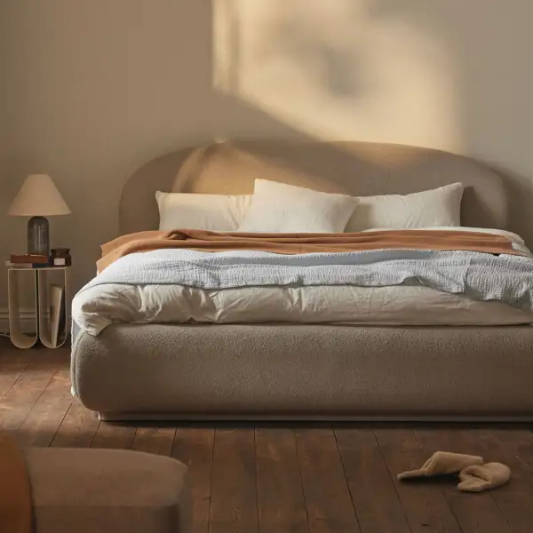 Colchas, mantas y nórdicas de diseño para abrigar tu dormitorio este otoño-invierno