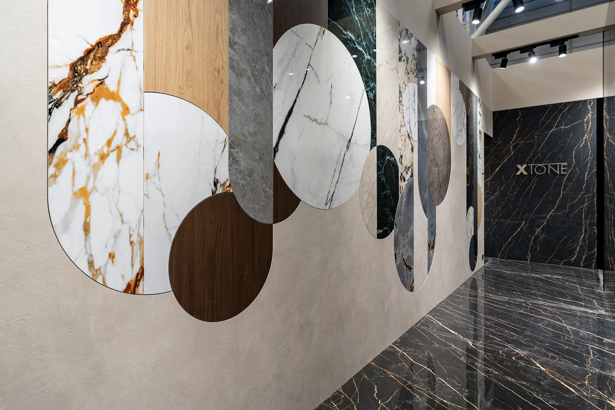 XTONE en el stand de PORCELANOSA Grupo en CERSAIE