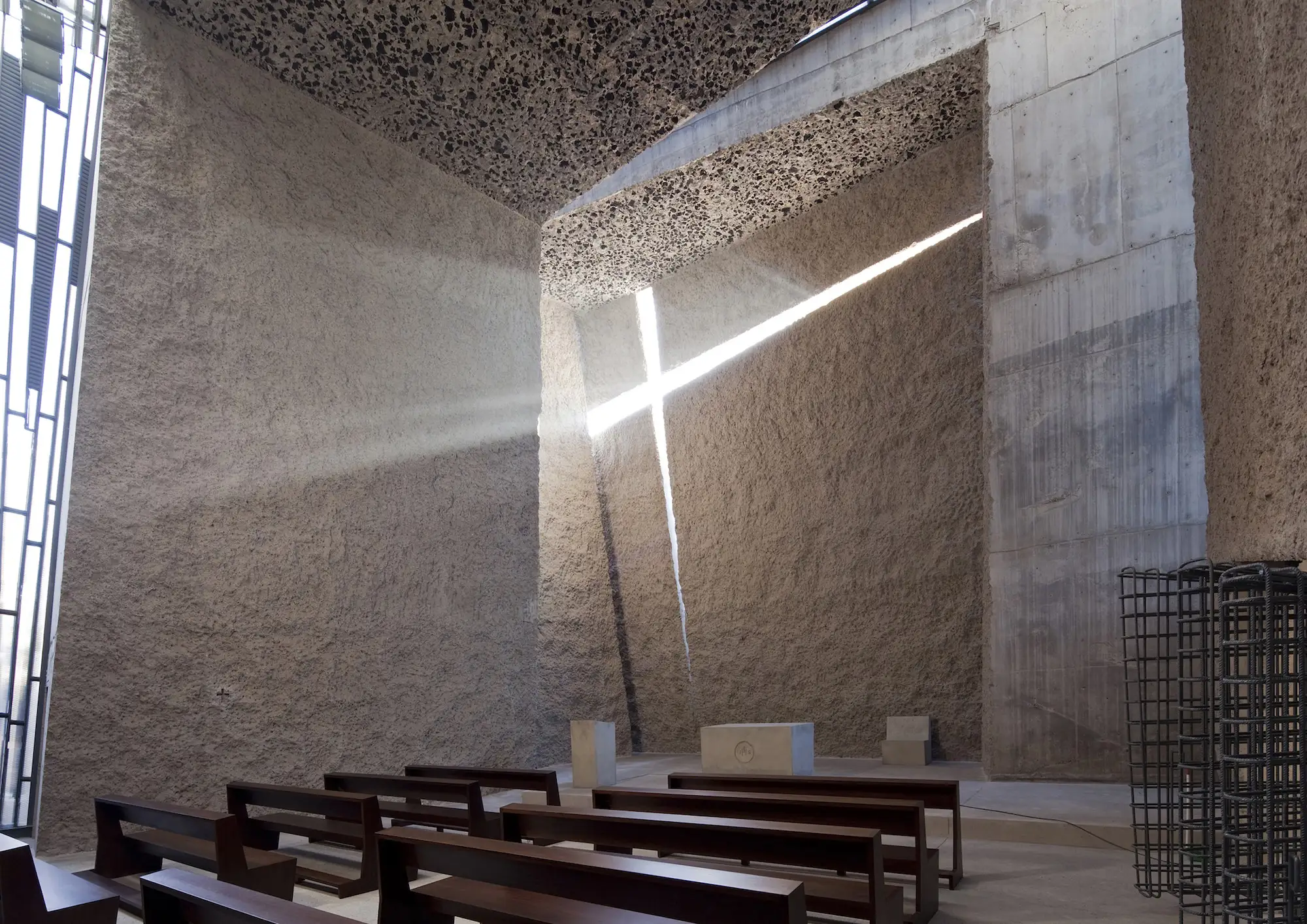 Iglesia brutalista en Tenerife