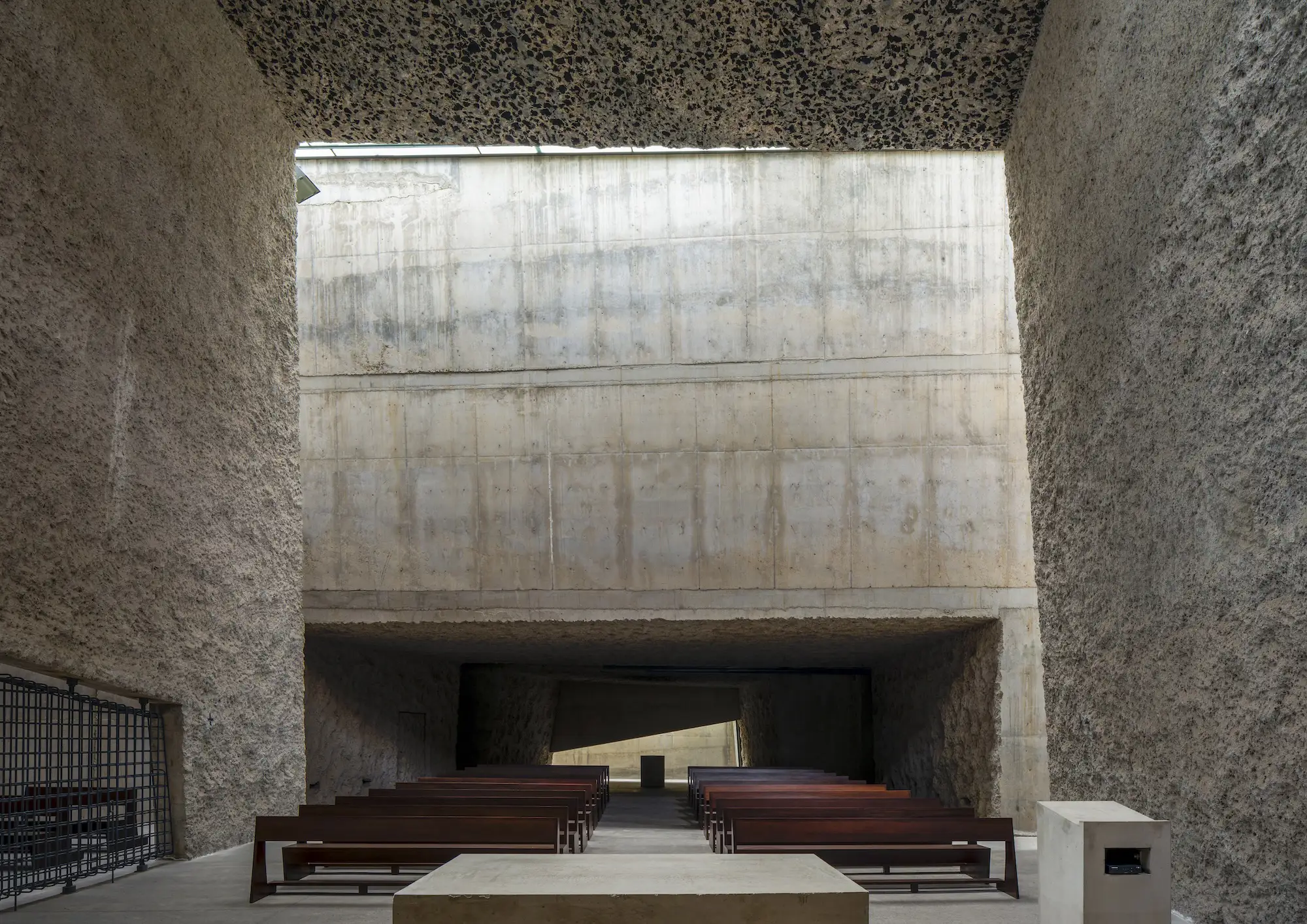 Iglesia brutalista en Tenerife