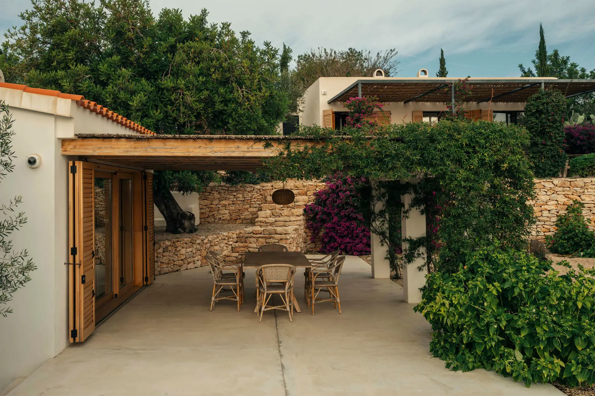 Porche con piedra casa de campo