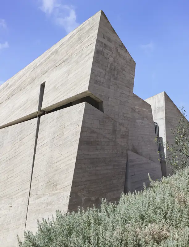 La Iglesia del Santísimo Redentor de Las Chumberas: un hito del brutalismo en Tenerife que brilla en el MoMA