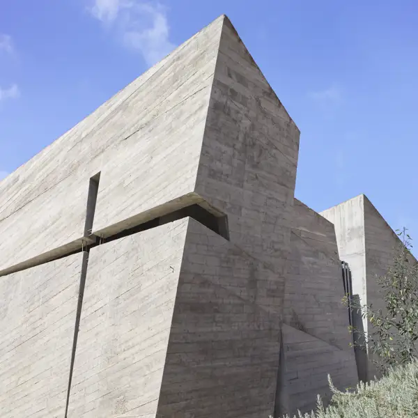 La Iglesia del Santísimo Redentor de Las Chumberas: un hito del brutalismo en Tenerife que brilla en el MoMA