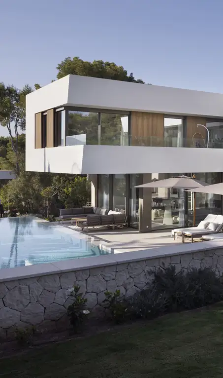 Esta casa de 2.000 m2 de Mallorca rebosa lujo y estilo gracias a una reforma con muchos retos 