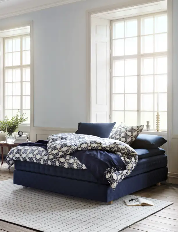 Dormir de lujo es posible: la cama de diseño que redefine el dormitorio con lujo silencioso