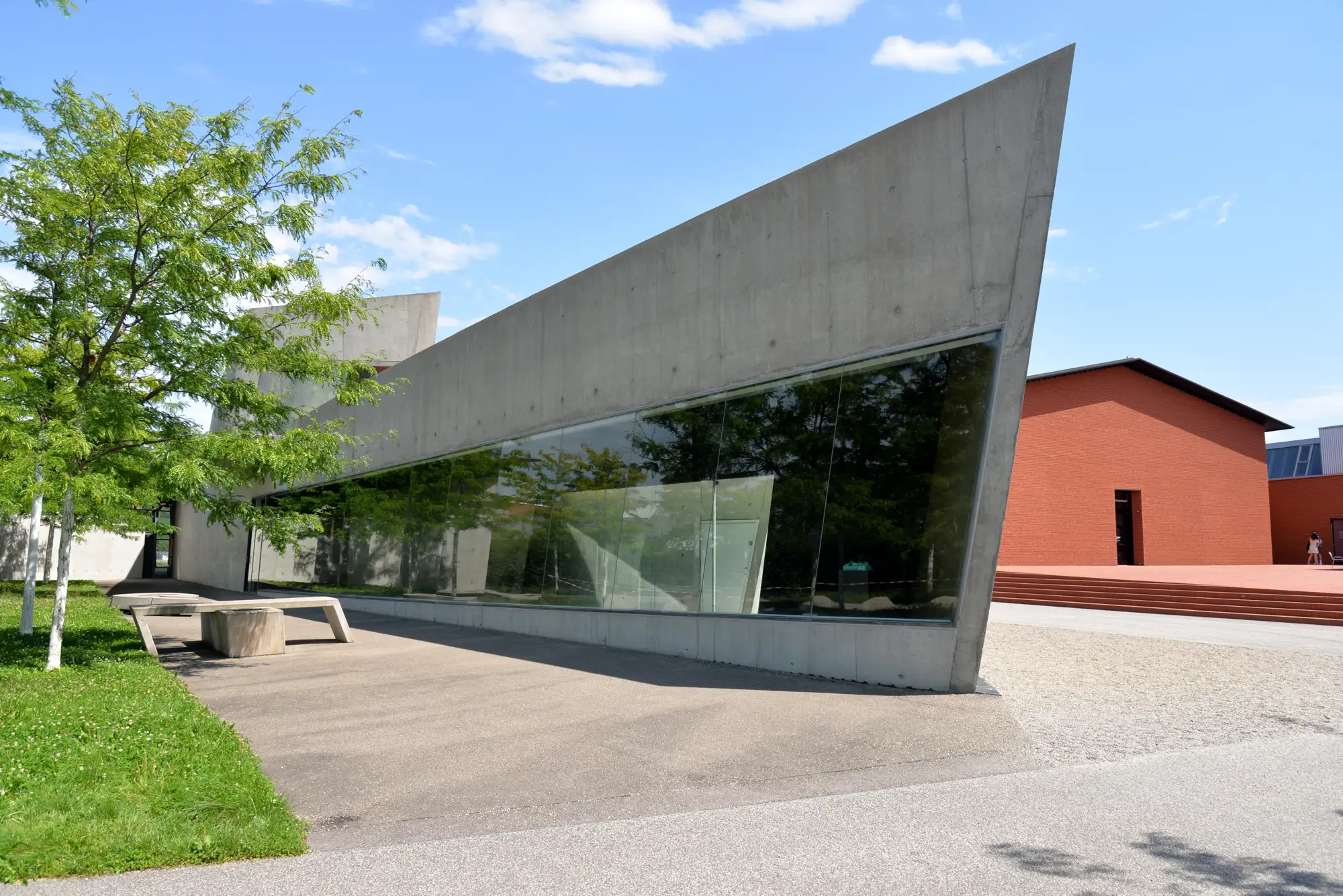 Baden Wu¨rttemberg Weil am Rhein Vitra Fire station 01