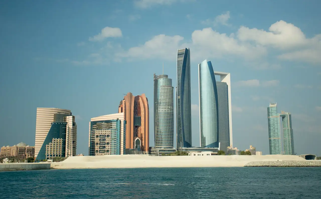 La ciudad más impresionante de Emiratos Árabes Unidos: Abu Dhabi