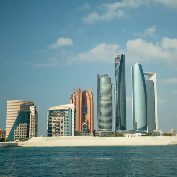 La ciudad más impresionante de Emiratos Árabes Unidos: Abu Dhabi