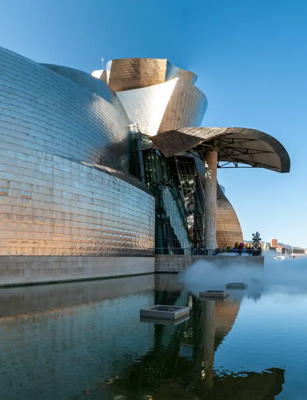 España en 15 edificios icónicos: un recorrido visual por las joyas que definen su arquitectura, historia y belleza