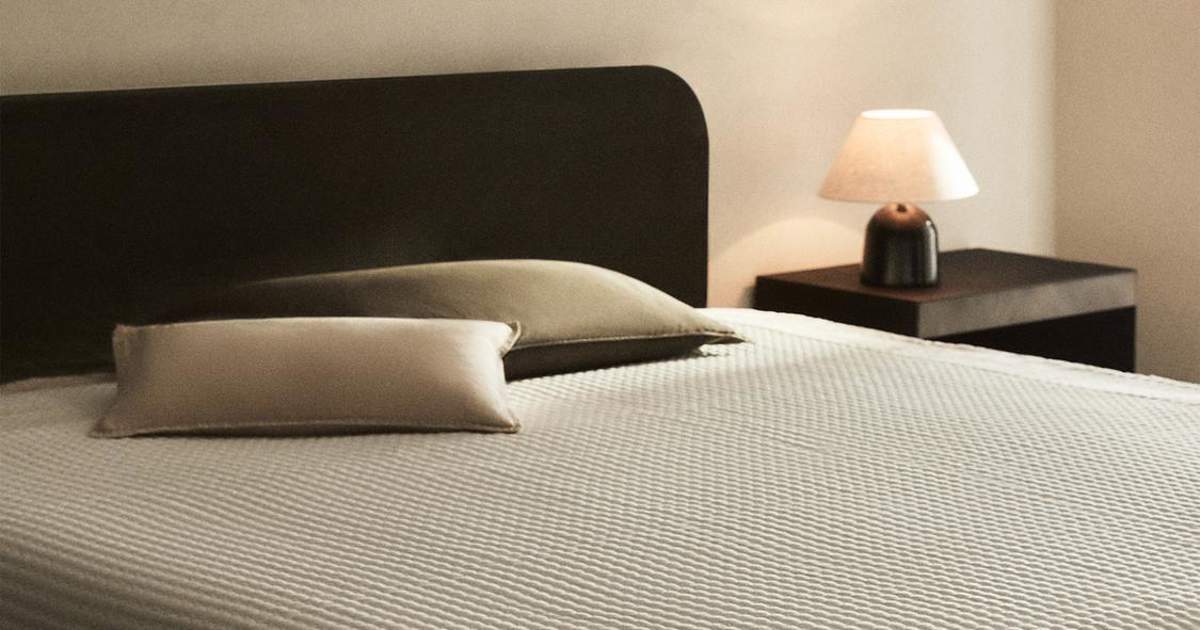 Despídete de las fundas nórdicas: los edredones y colchas de Zara Home más modernos, cómodos y con texturas exquisitas