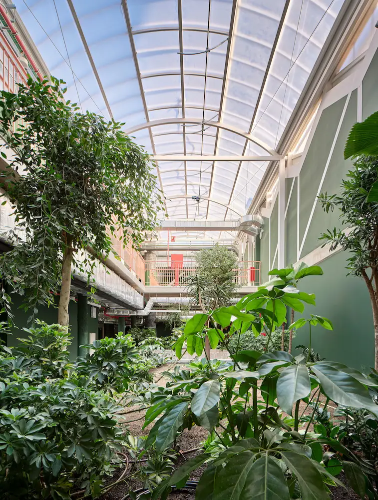 Interior del Colegio Reggio en El Encinar de los Reyes, Madrid