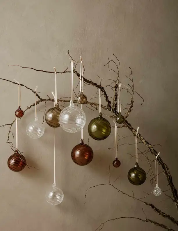 Lo que no sabías sobre la decoración navideña de 2024: un toque de lujo silencioso con los colores y materiales tendencia de la temporada, según Núria Selva