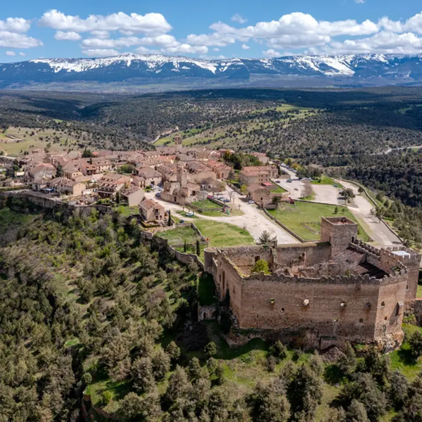 National Geographic revela cuál es el pueblo más bonito de España para visitar en diciembre: está en Segovia