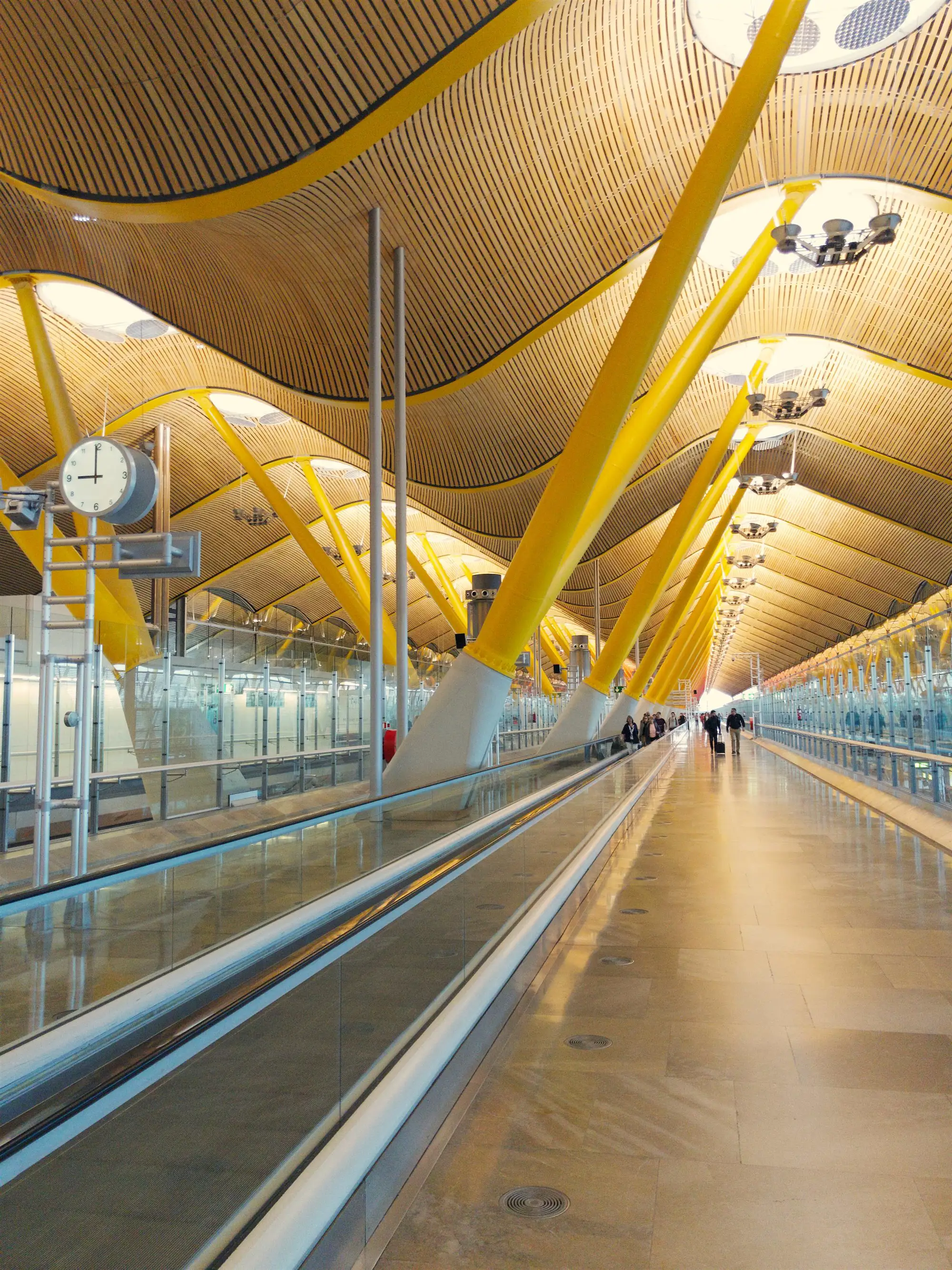 Richard Rogers y Estudio Lamela firman la T4 del aeropuerto de Barajas, Madrid