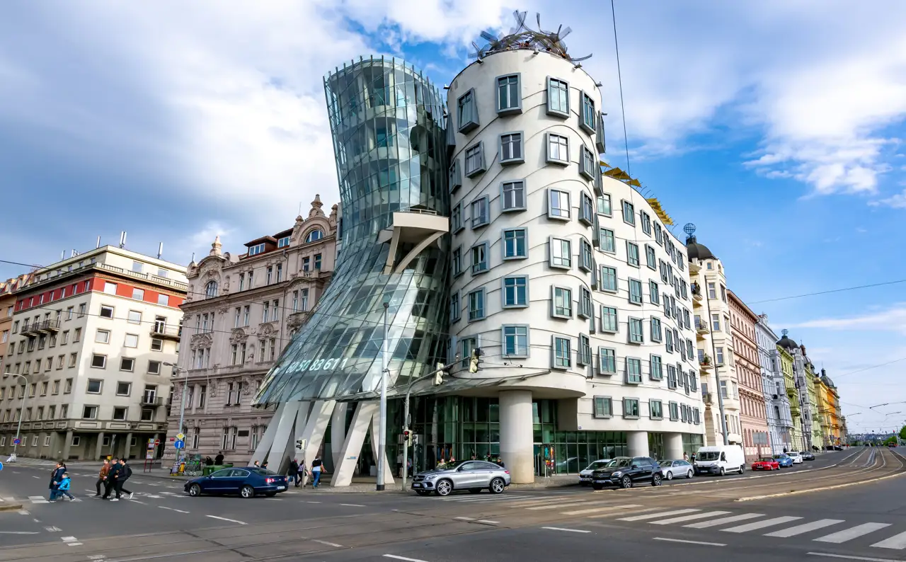 Casa Danzante de Gehry en Praga