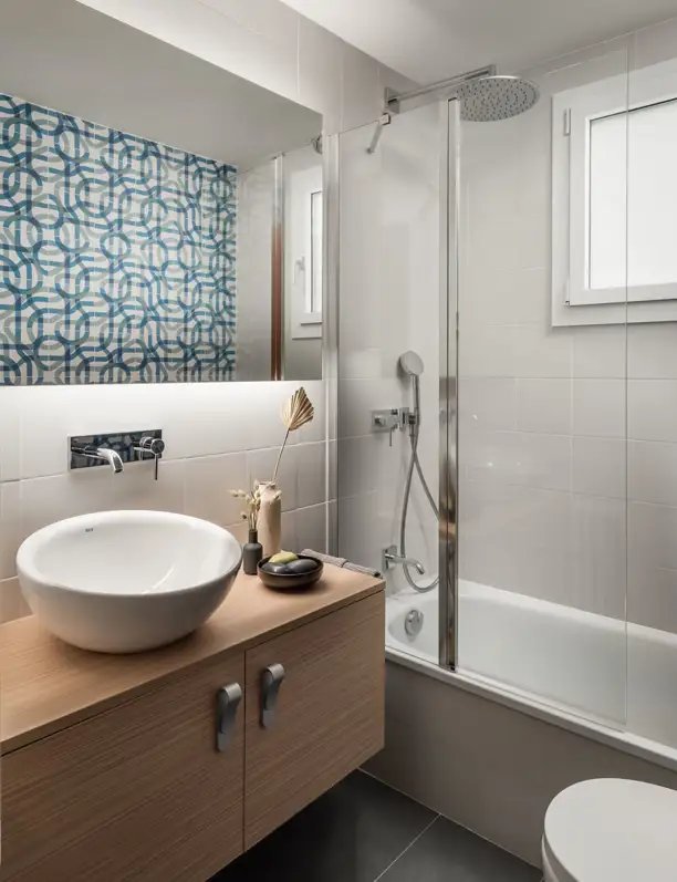 Este es el estilo que necesitas aplicar en tu baño pequeño para ganar metros