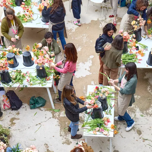 Vuelve Madrid Blooms: la capital se llena de flores y arte gracias a 8 grandes artistas