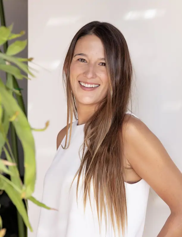 Nora Batlle, interiorista, sobre el cuidado de los muebles: "El paso del tiempo y sus marcas aportan un encanto único"