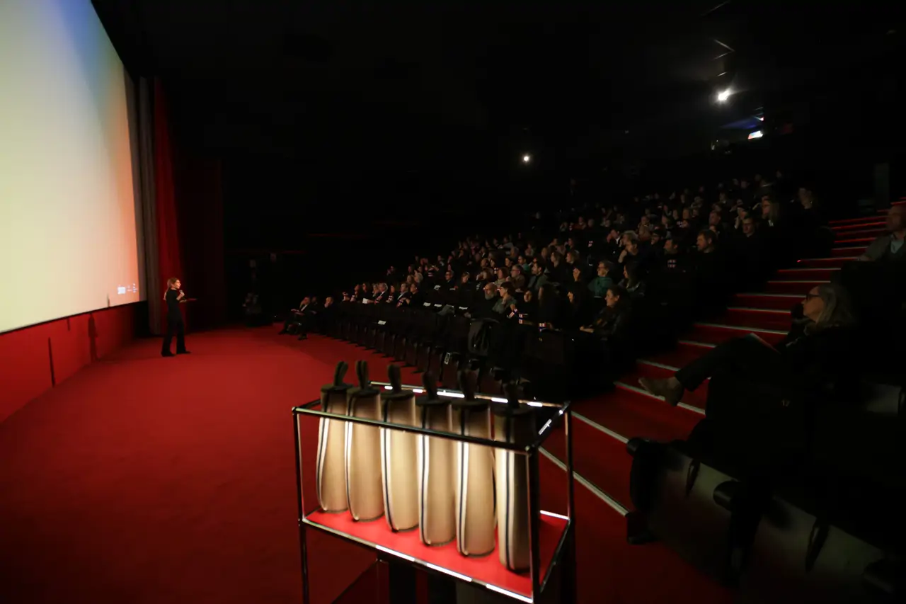 La entrega de los galardones de la 5ª edición ​​​​​​​del Living Places-Simon Architecture Award se celebró en sala de cine Phenomena Experience de Barcelona el pasado 12 de febrero 