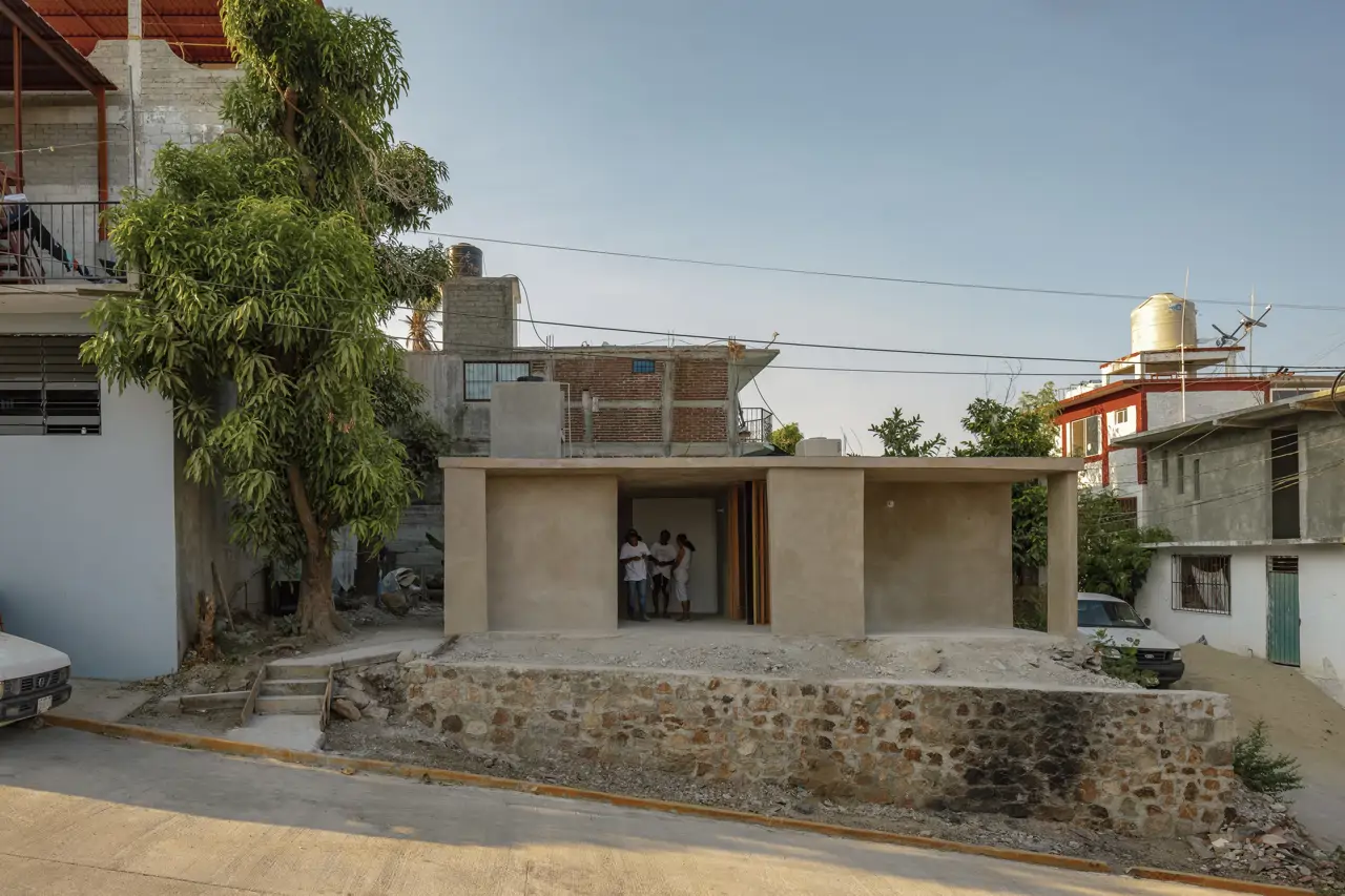 Vivienda Kontigo en Acapulco, México, un proyecto de Manuel Cervantes Estudio. El vídeo 'Kontigo' ha resultado ganador en la categoría 'Personal Places'