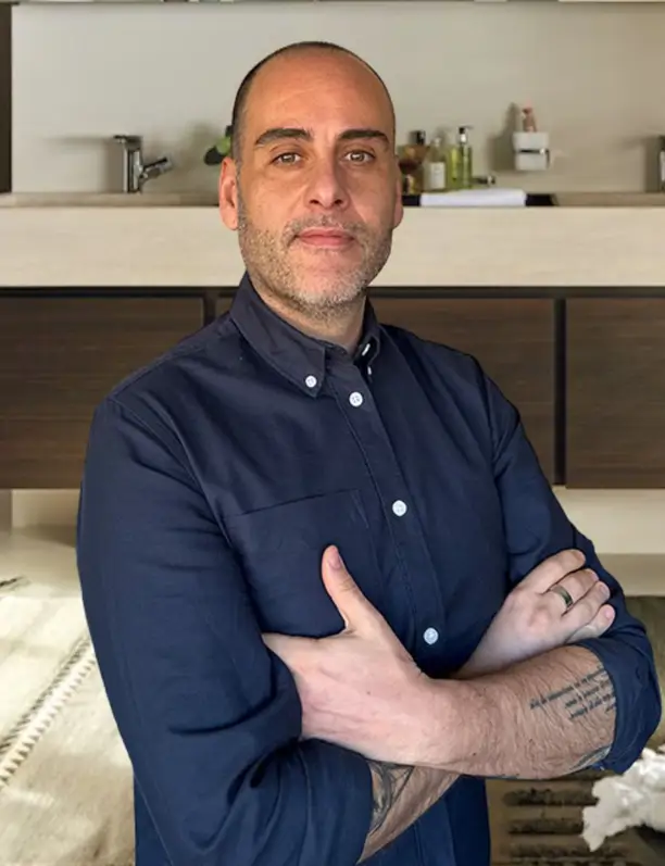 Abel de González, interiorista: "No me gusta que se quite la bañera para poner un plato de ducha"