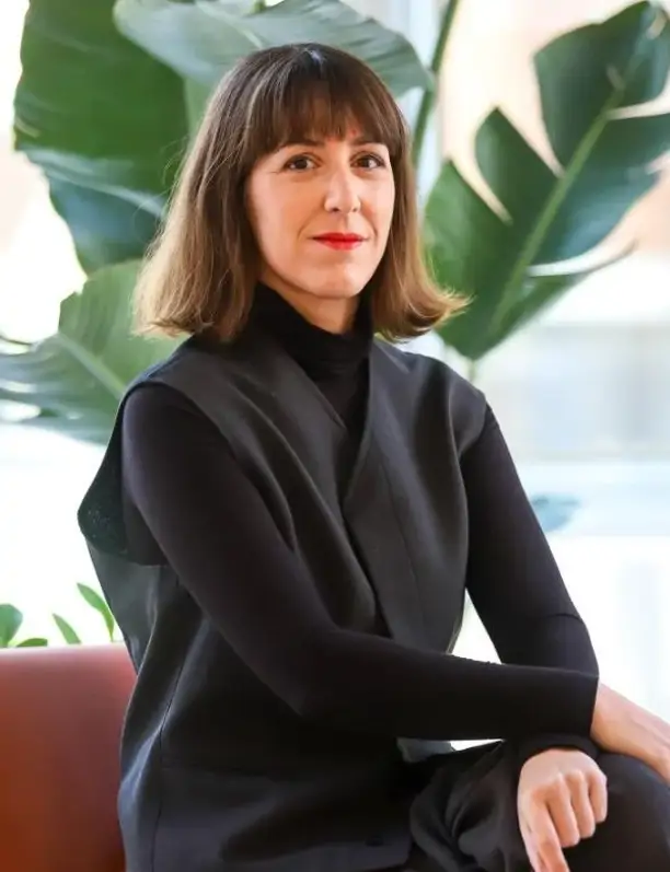 Laura Ortín, arquitecta: "Las paredes curvas en casa nos hacen más felices porque nuestro cerebro está en calma”