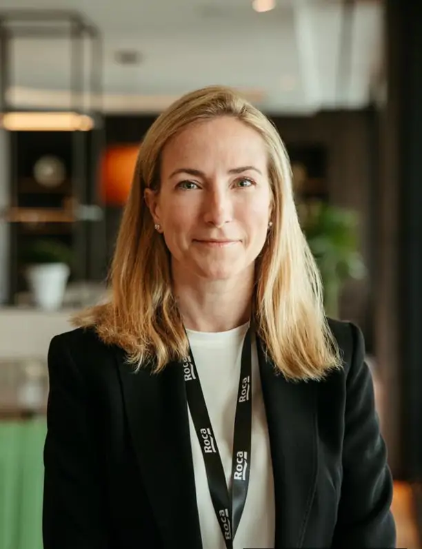 Anna Maresch, de Roca Group, sobre baños pequeños: "Para ganar amplitud, resulta muy útil escoger inodoros suspendidos"