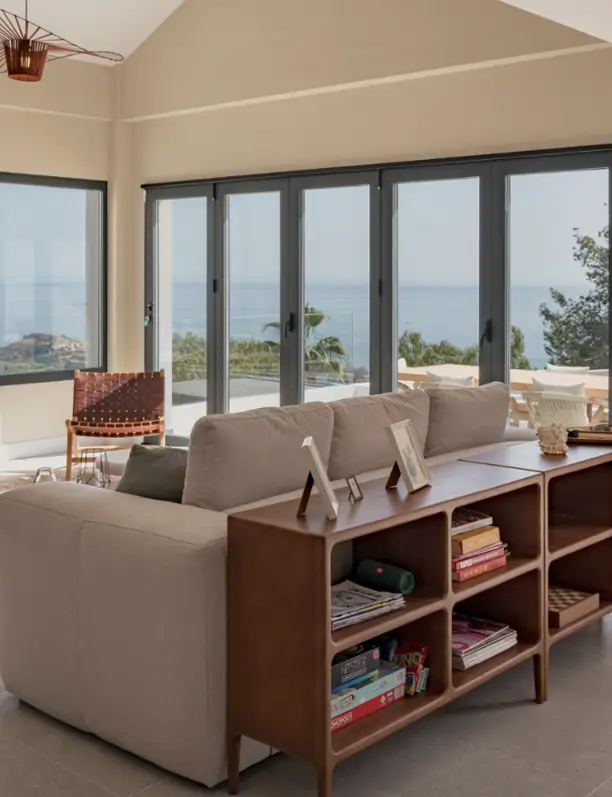 Amaneceres en la cocina, tardes de verano en la terraza y noches apacibles en el dormitorio: la reforma de esta casa en Málaga