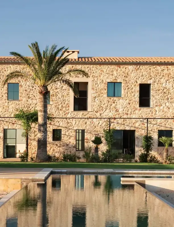 Las 7 fachadas de casas rústicas españolas que más nos enamoran