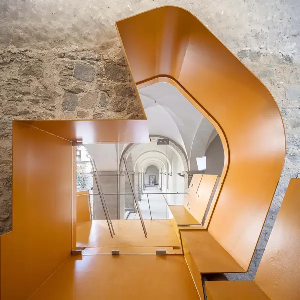 Exaltados por lo nuevo y enamorados de lo viejo: museos en Cataluña que renuevan edificios históricos