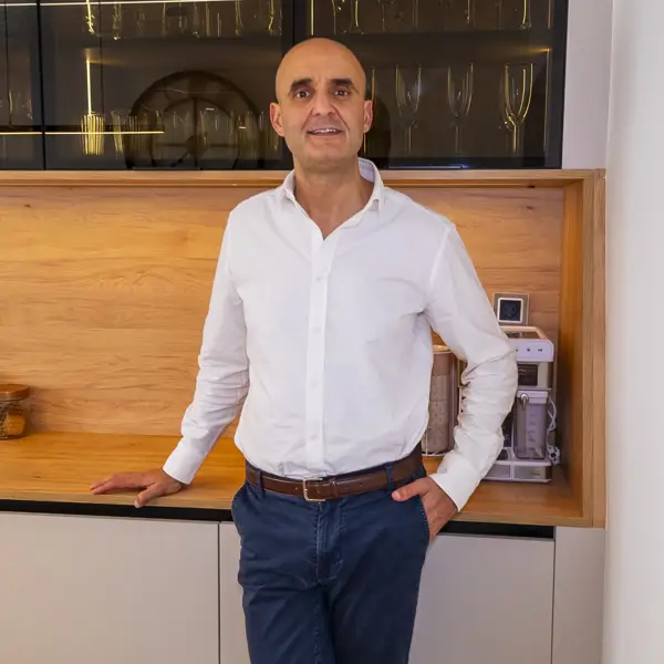 Rubén Rodríguez, director de Cocinas Suarco: “En cocinas funcionales siempre incluyo una columna horno-microondas acompañada de un escobero"