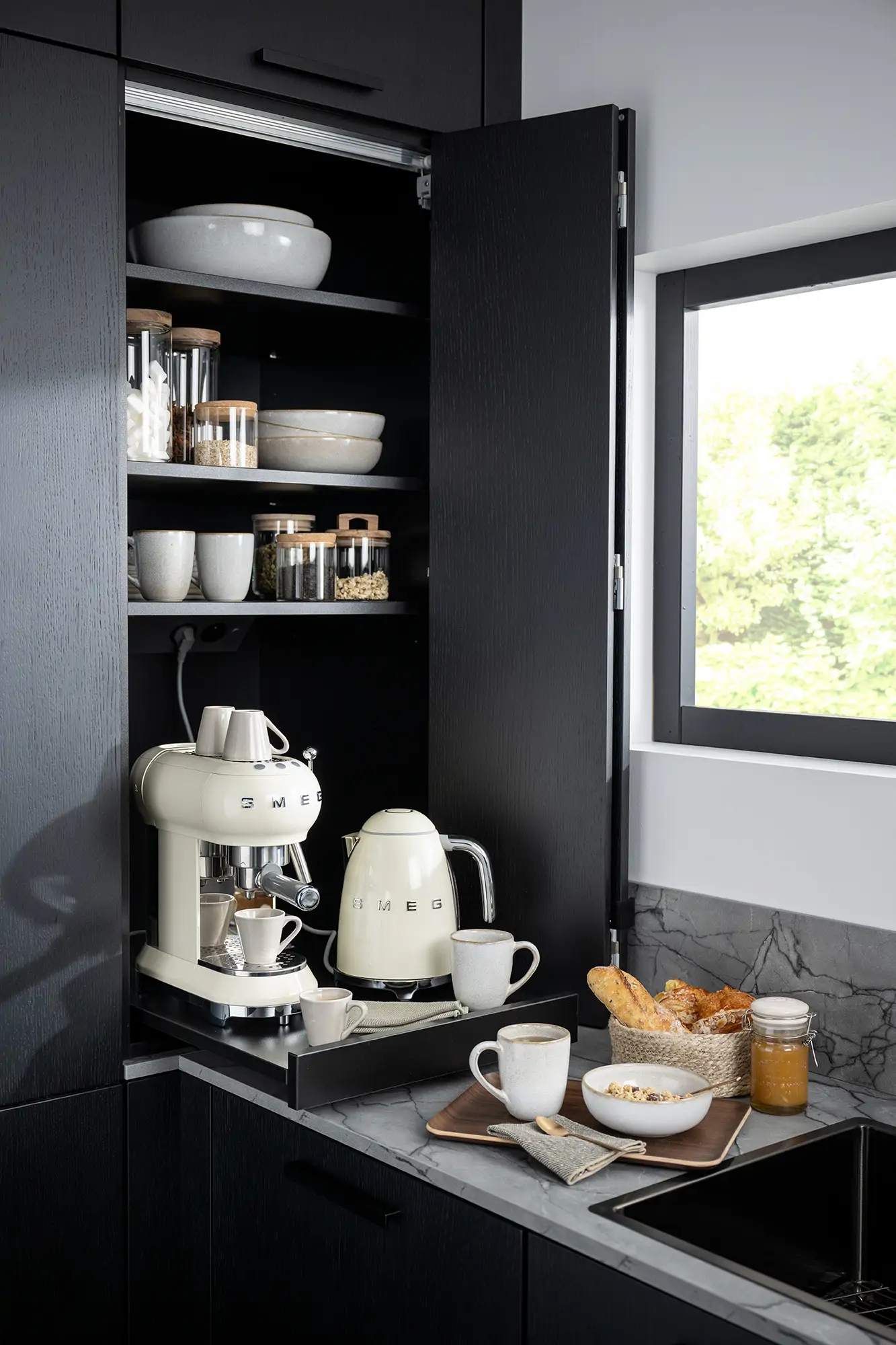 En cocinas pequeñas se puede prescindir del mueble desayunador