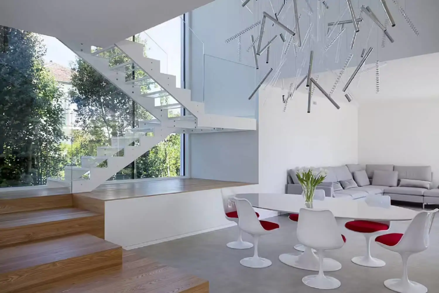 Salón con comedor moderno
