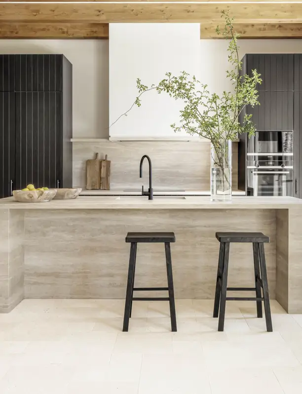 Adiós azulejos: las 5 tendencias de cocinas modernas que van a triunfar sin parar en 2026
