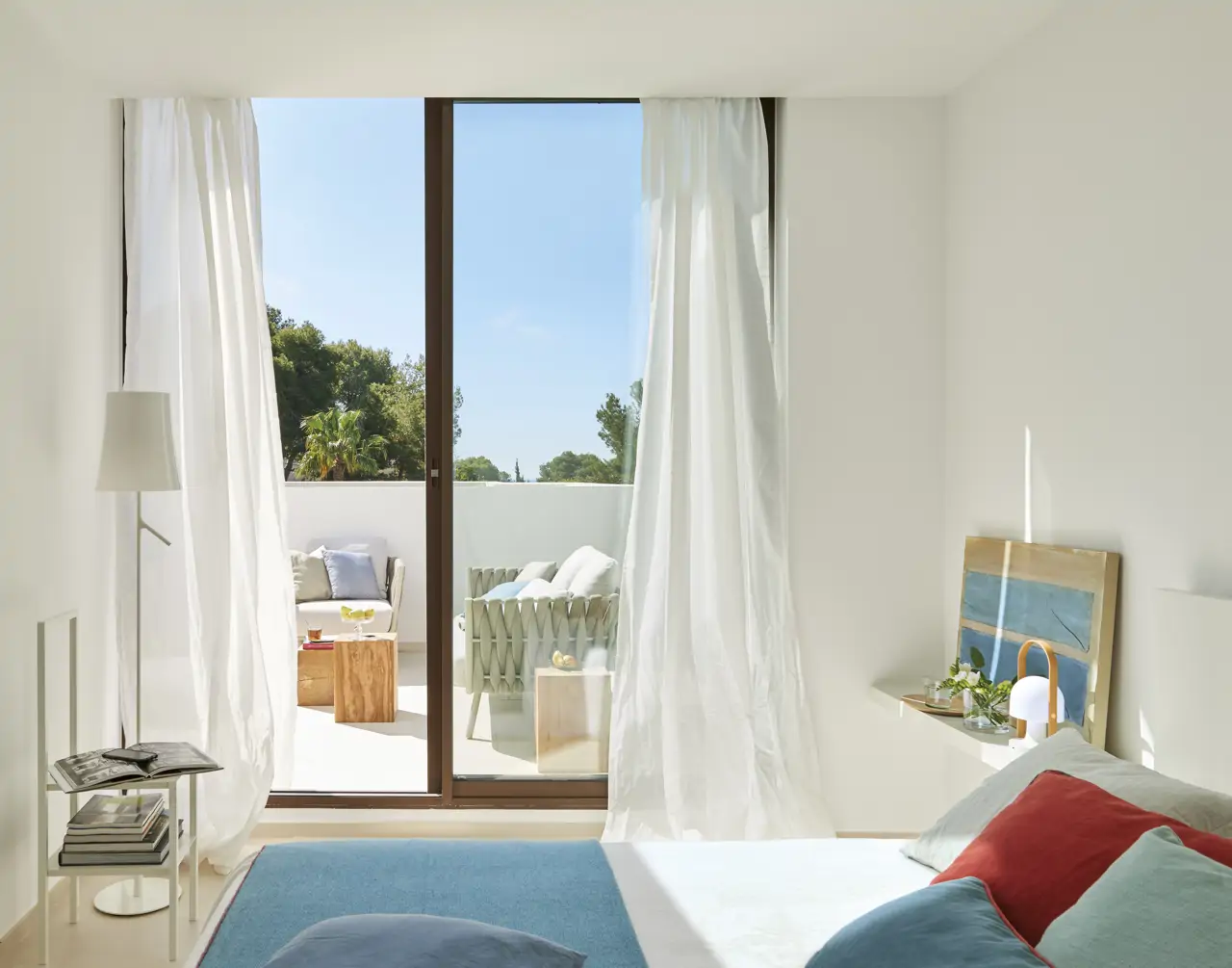 Dormitorio con arrimadero