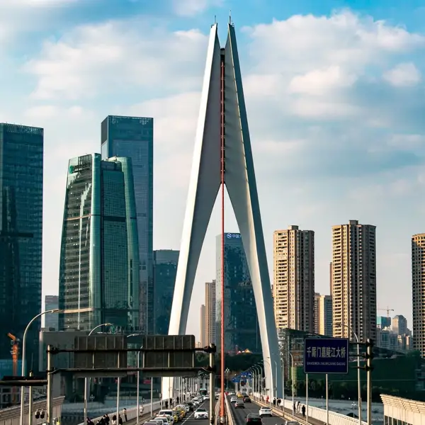 En esta ciudad de China los trenes atraviesan pisos residenciales: "Puede parecer una distopía"