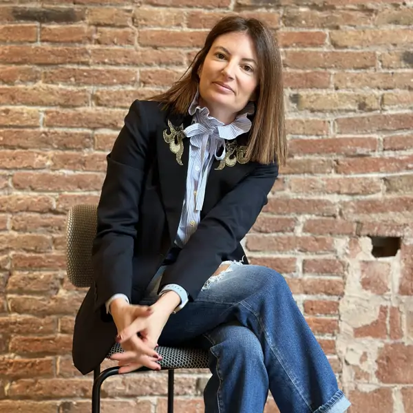 Meritxell Ribé, interiorista: “Una estantería abierta entre salón y comedor separa los espacios sin levantar muros"