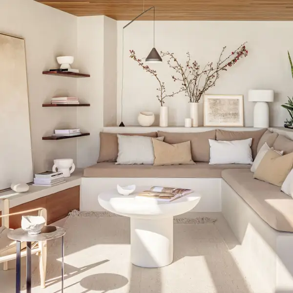 En esta casa de A Coruña los muebles están hechos con residuos de ropa: "Desde sofás a bañeras, estanterías, mesillas..."