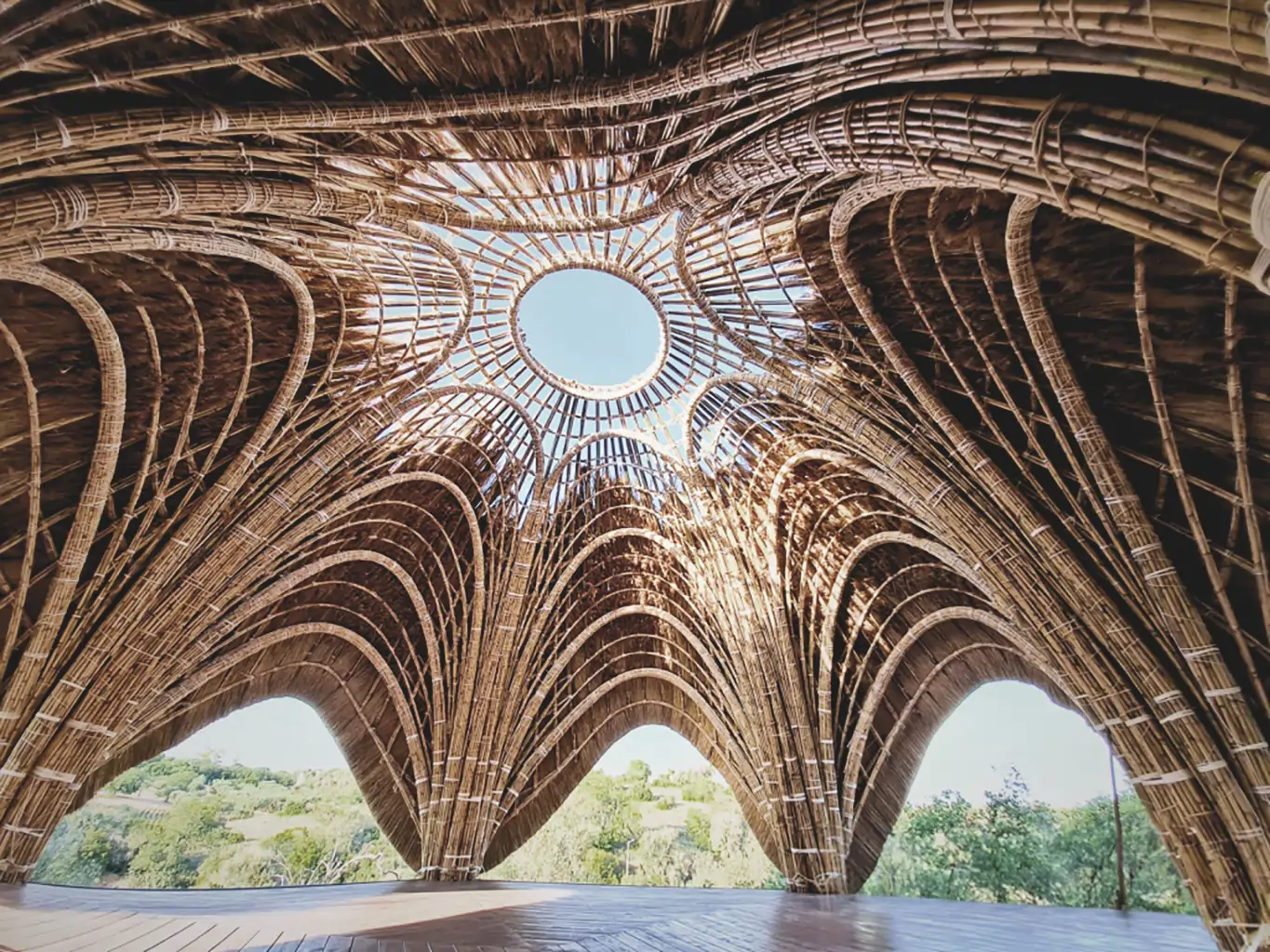 Estructura realizada con caña mediterránea en Alcantarilha, Portugal, de CanyaViva.