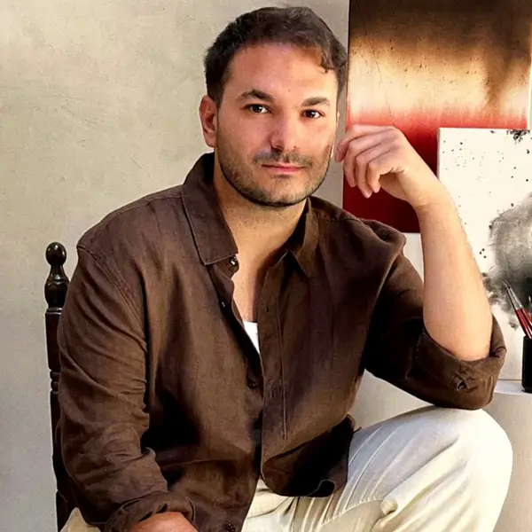Álvaro Toledo, experto en decoración: "En 10 años ya no vamos a querer tener muebles blancos combinados con madera clara en casa"