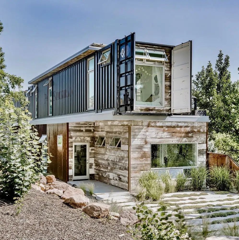 casa prefabricada con contenedores boulder exterior 03