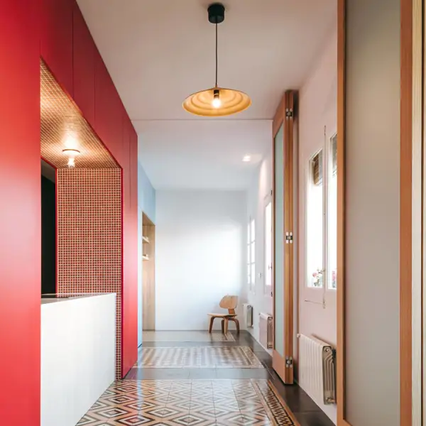 El volumen rojo es el núcleo central del piso. Proyecto: Jotajotamás