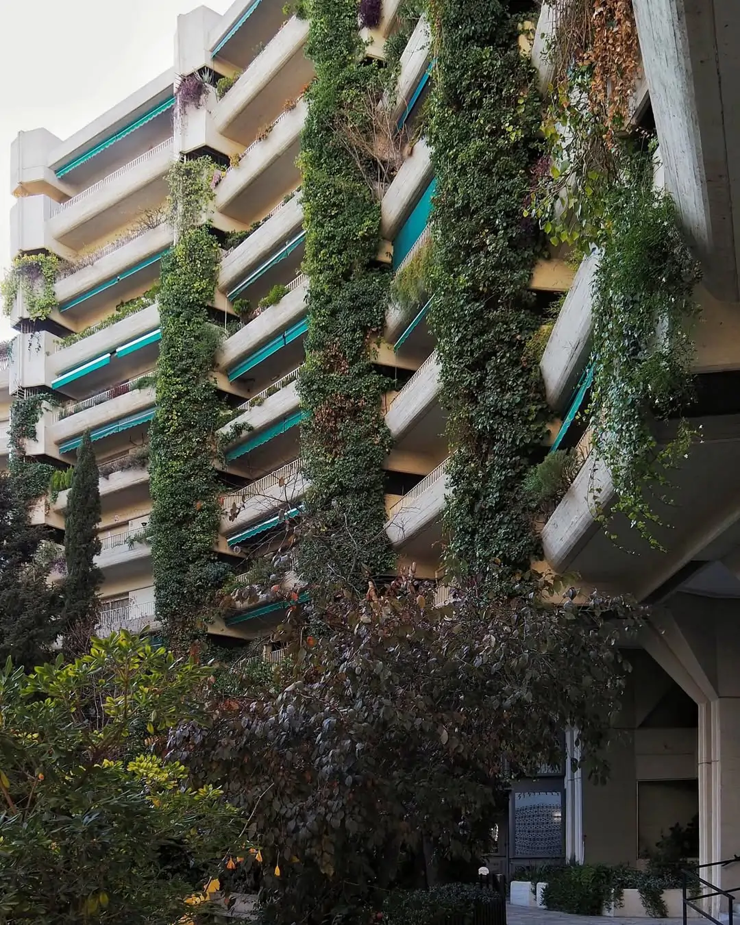 Edificio Princesas, de Fernando Higueras Díaz y Antonio Miró Valverde