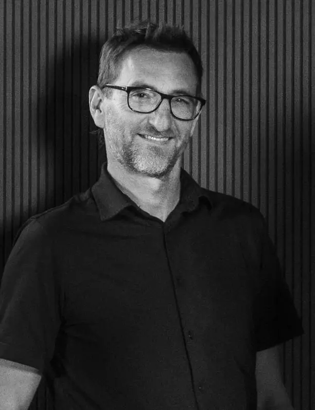 Víctor Contreras, experto en muebles de diseño: "Las cocinas abiertas triunfan, pero los clientes ya piden soluciones intermedias"