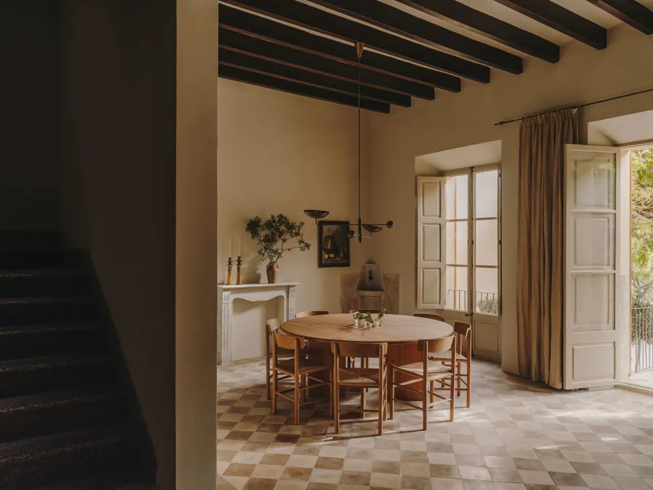 Comedor con vigas vistas. Se trata de un elemento estructural que se debe revisar