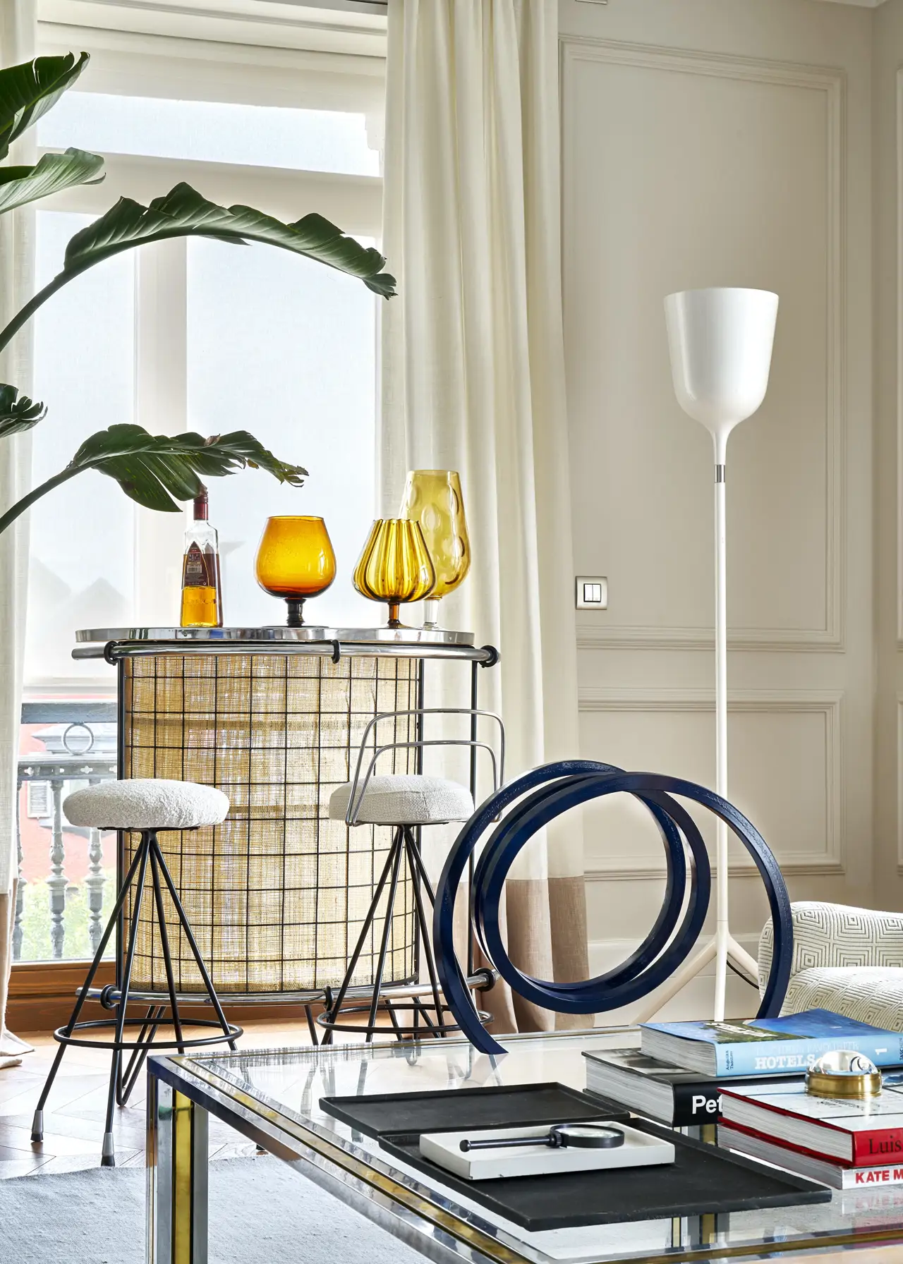 Raquel Gonza´lez Interiorismo Proyecto Palacio Eguzkialde Getxo FOTO ®David Montero ESTILISMO Cristina Rodri´guez Goitia suite salo´n 7
